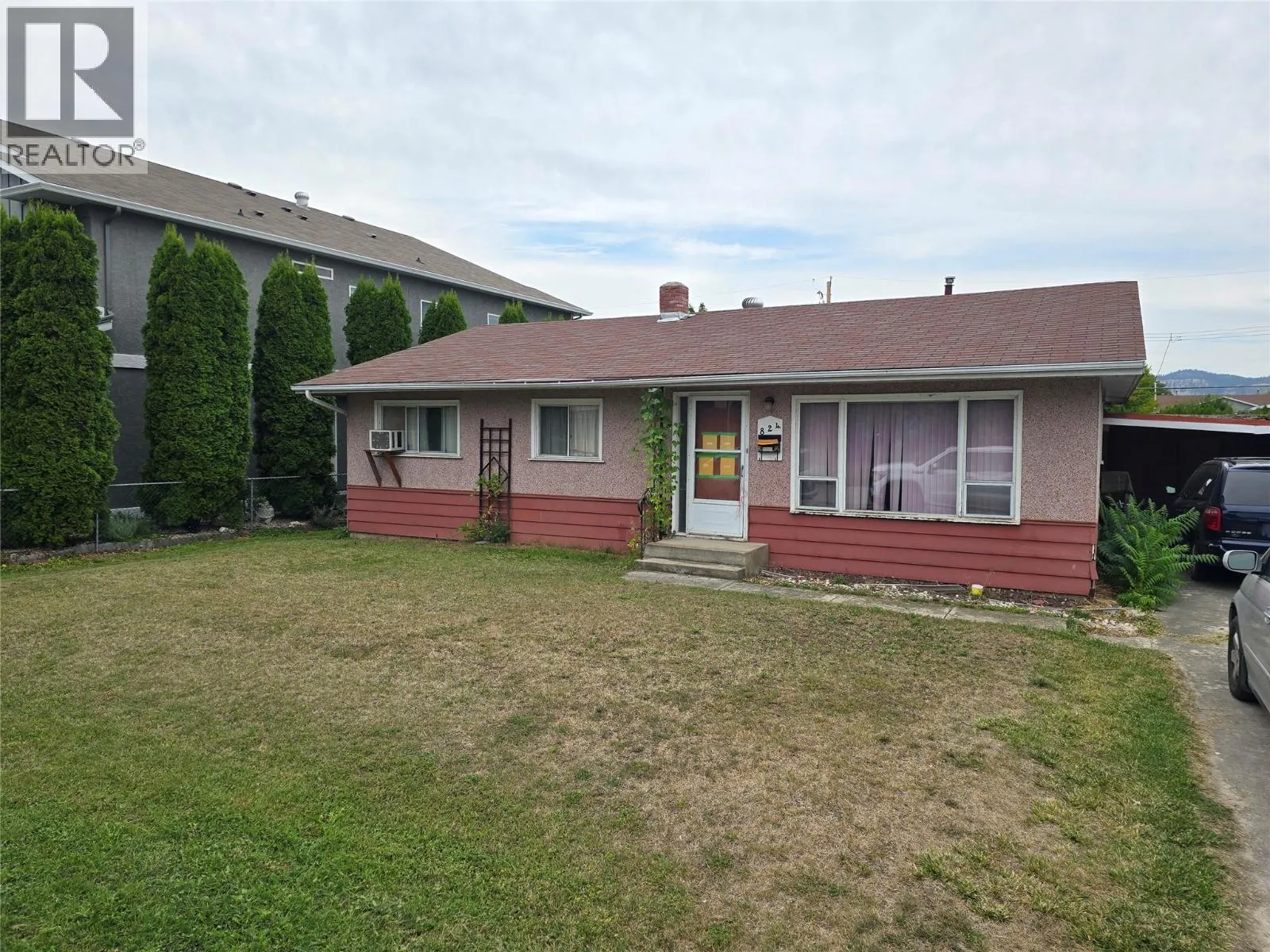 House for rent: 824 Grenfell Avenue, Kelowna, British Columbia V1Y 5J4