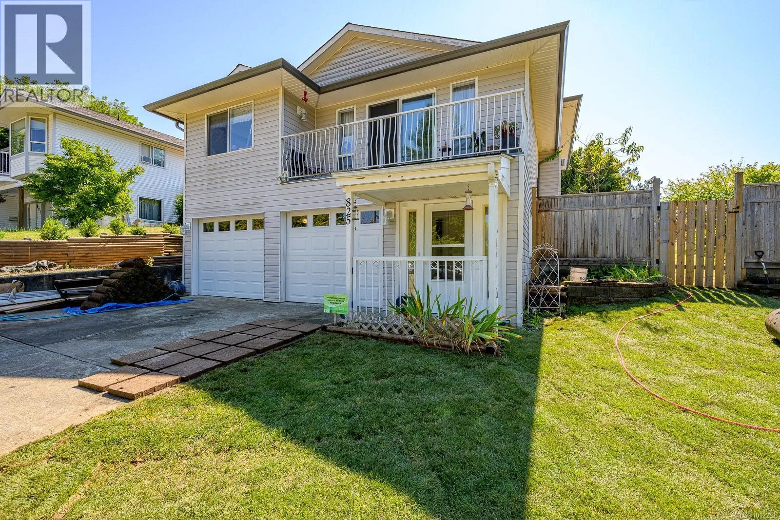 House for rent: 825 Pinecrest Rd, Campbell River, British Columbia V9W 7N2