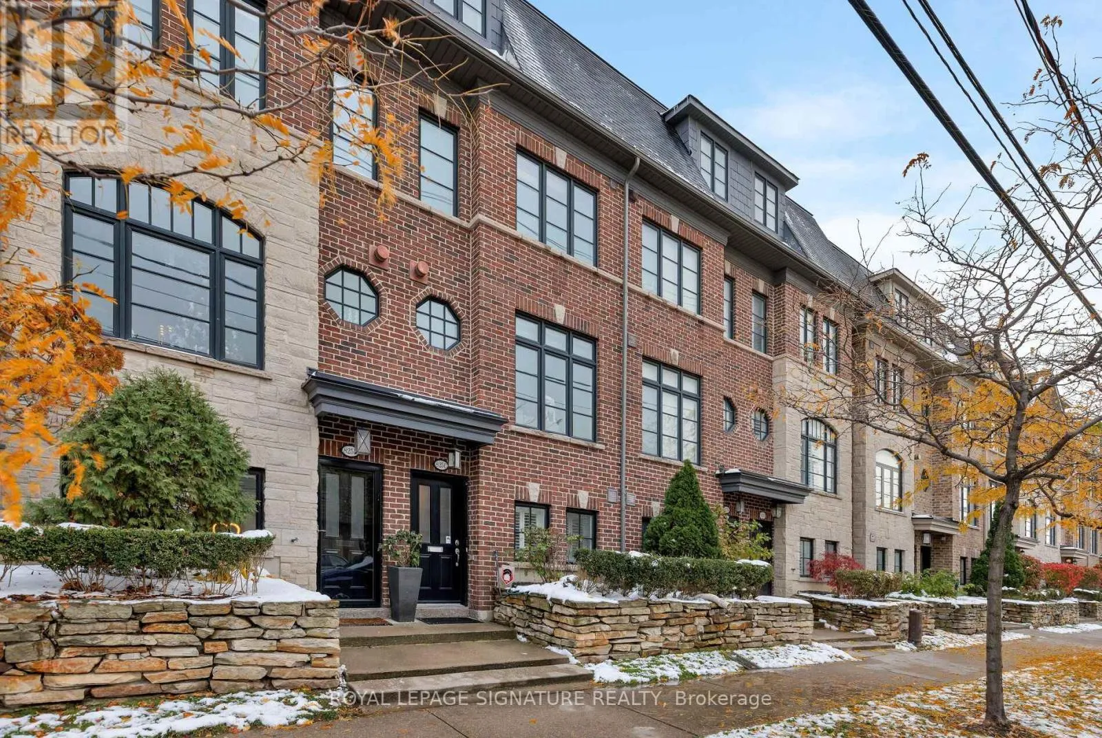 Row / Townhouse for rent: 825c Oxford Street, Toronto, Ontario M8Z 0B3