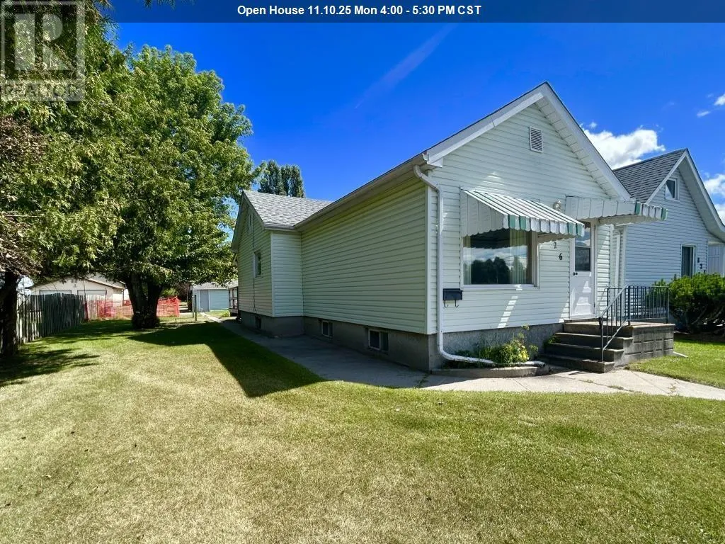 826 Smith Avenue, Fort Frances, Ontario P9A 2K2