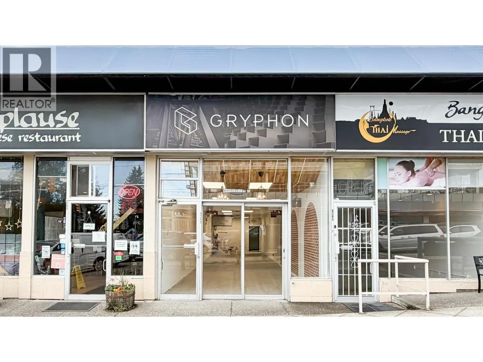 8265 Oak Street, Vancouver, British Columbia V6P 4A8