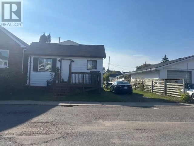 827 Alberta St, Thunder Bay, Ontario P7C 3E8