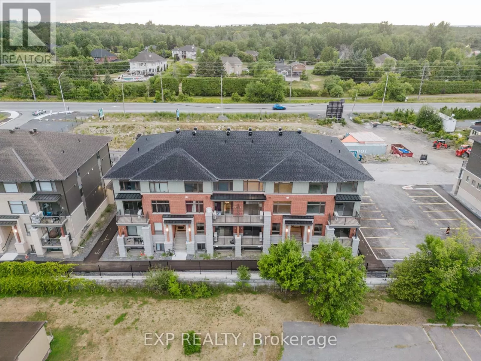 Row / Townhouse for rent: 827 Silhouette Private, Ottawa, Ontario K2J 4S3