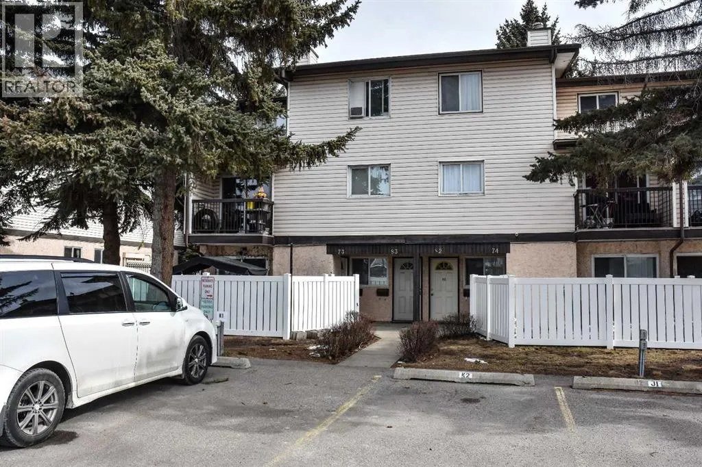 Row / Townhouse for rent: 83, 3745 Fonda Way Se, Calgary, Alberta T2A 5W7