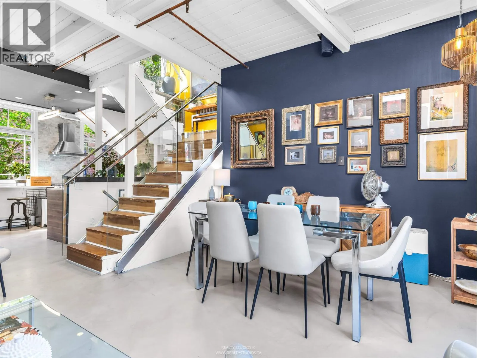 Row / Townhouse for rent: 83 Alexander Street, Vancouver, British Columbia V6A 1B2