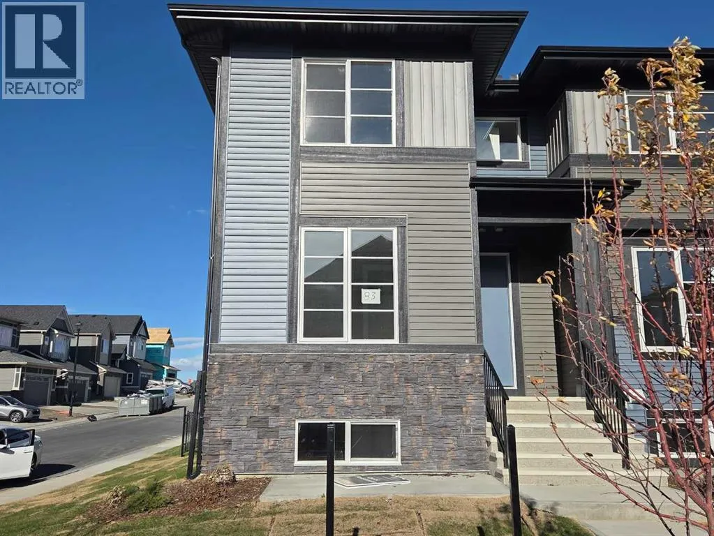 Row / Townhouse for rent: 83 Lambeau Lane Se, Airdrie, Alberta T4A 3P3