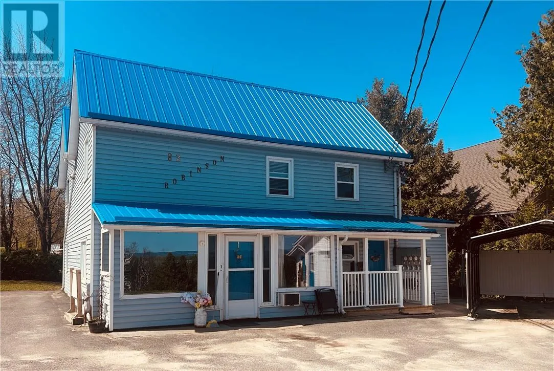 83 Robinson Street W, Little Current, Ontario P0P 1K0