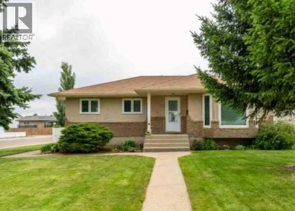 House for rent: 83 Stapeford Crescent Se, Medicine Hat, Alberta T1B 3Y9