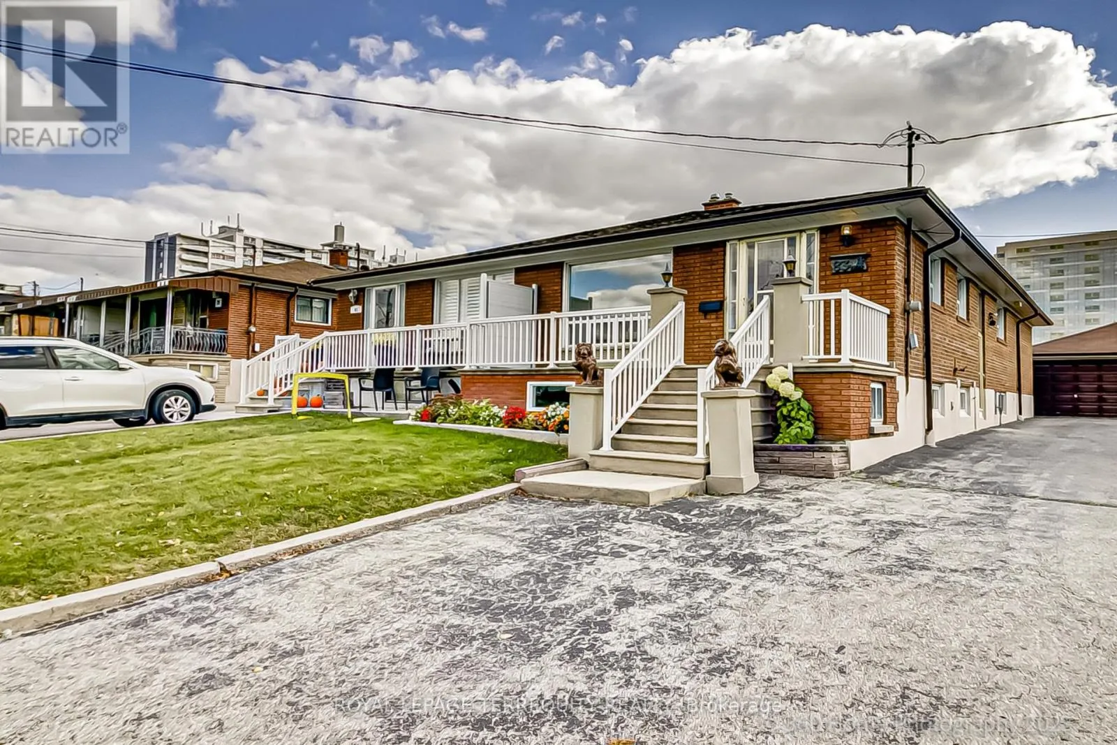 House for rent: 83 Victory Drive, Toronto, Ontario M3M 2J9