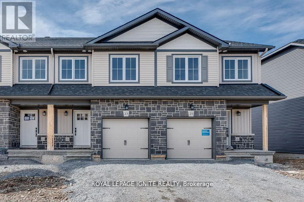 Row / Townhouse for rent: 83 Whitcomb Crescent, Smiths Falls, Ontario K7A 0A9