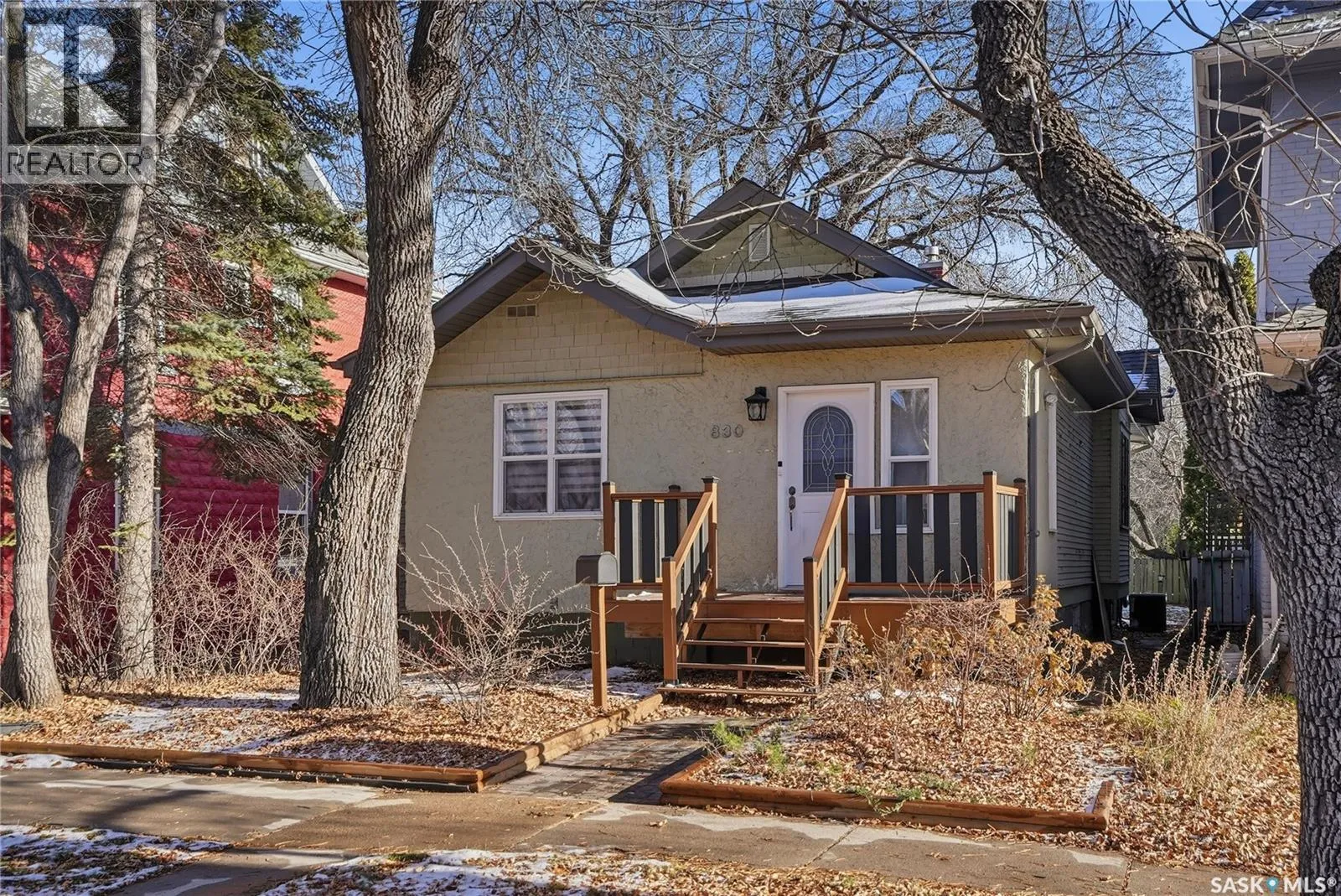 House for rent: 830 D Avenue N, Saskatoon, Saskatchewan S7L 1N2