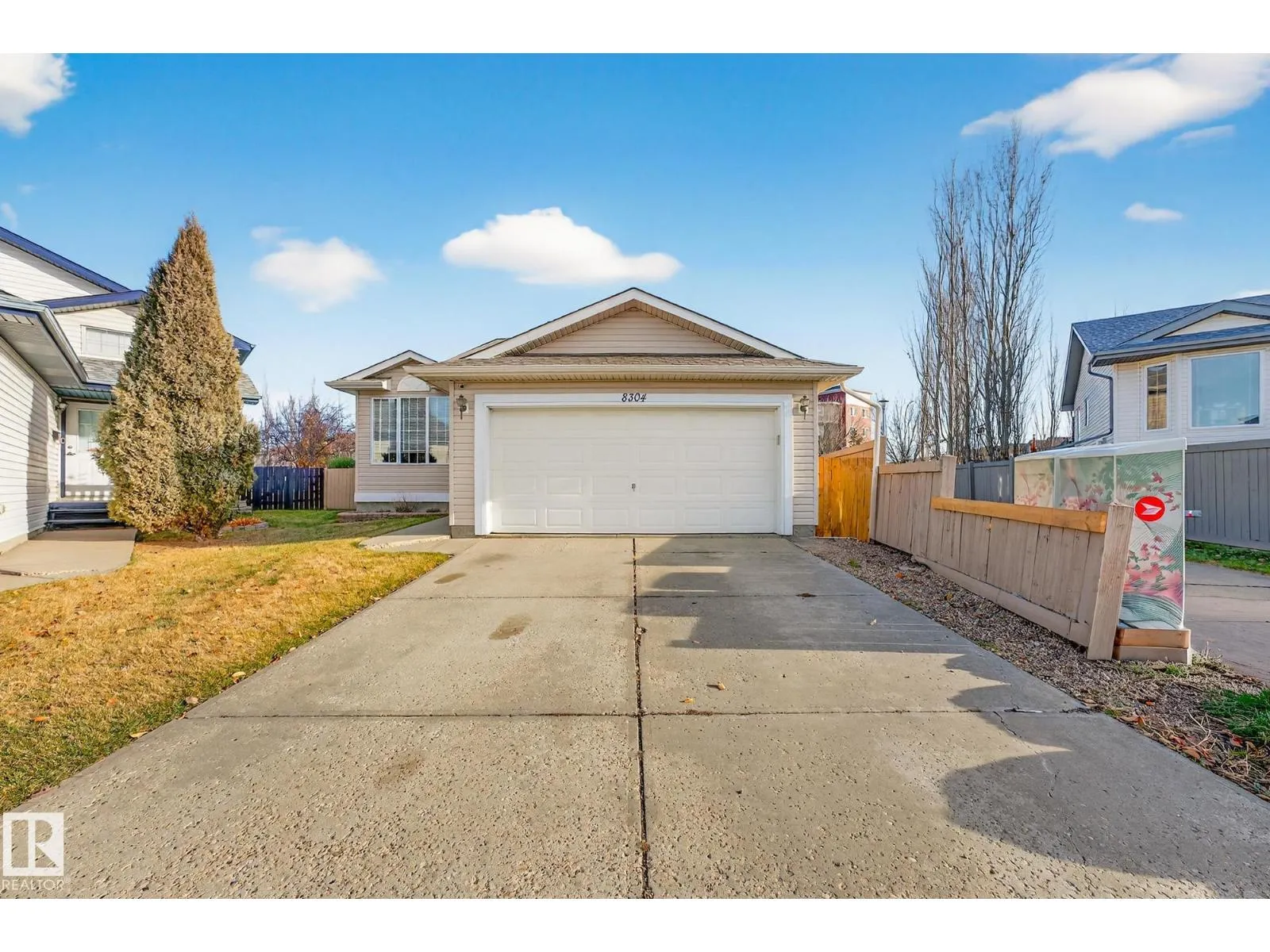 House for rent: 8304 170 Av Nw, Edmonton, Alberta T5Z 3G8