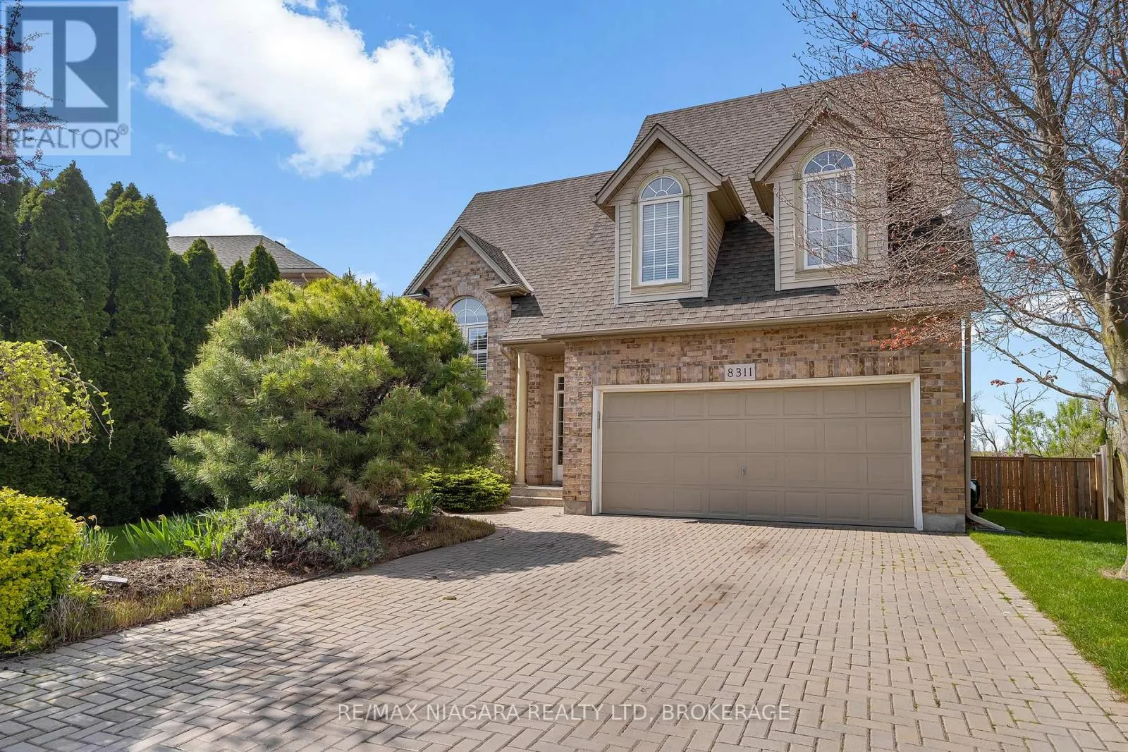 House for rent: 8311 Vegter Court, Niagara Falls, Ontario L2H 3M1