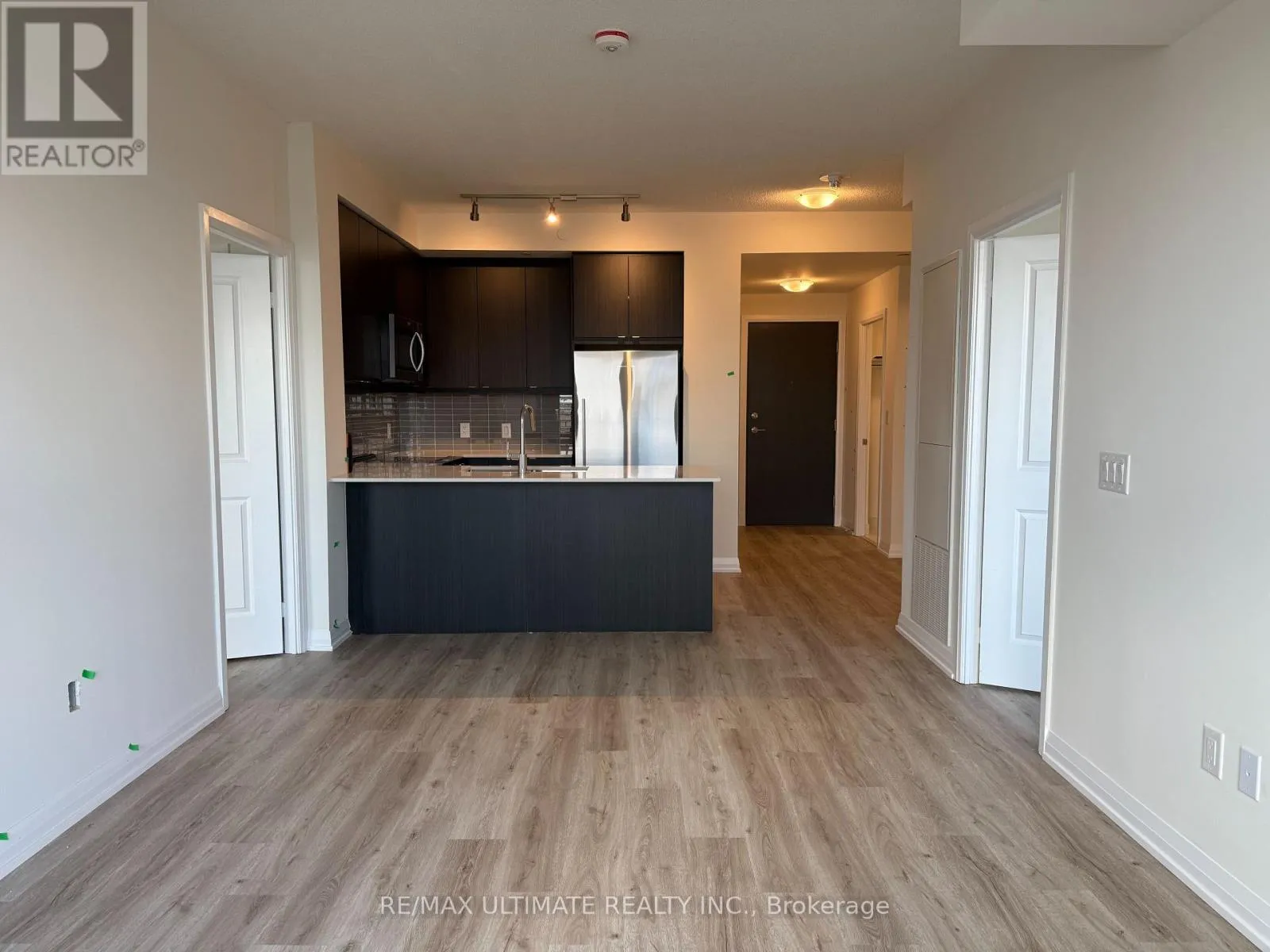 Apartment for rent: 832 - 3270 Sheppard Avenue E, Toronto, Ontario M1T 0B3