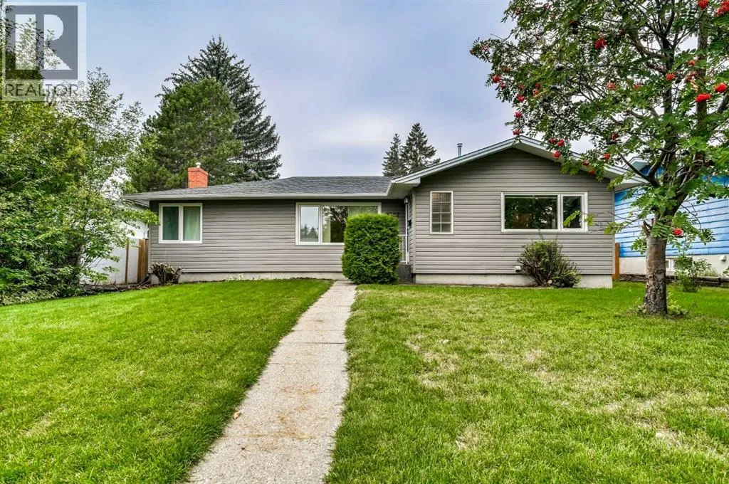 House for rent: 8327 11 Street Sw, Calgary, Alberta T2V 1N7