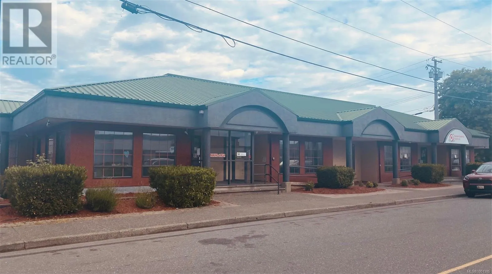 Commercial Mix for rent: 833 14th Ave, Campbell River, British Columbia V9W 4H3