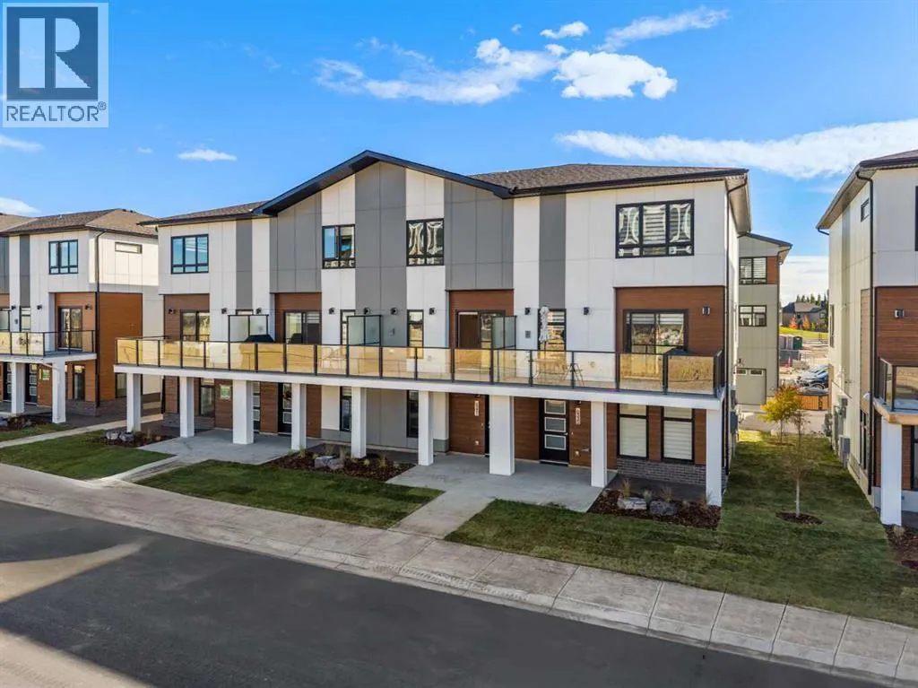 Row / Townhouse for rent: 8331 8 Avenue Sw, Calgary, Alberta T3H 6M8