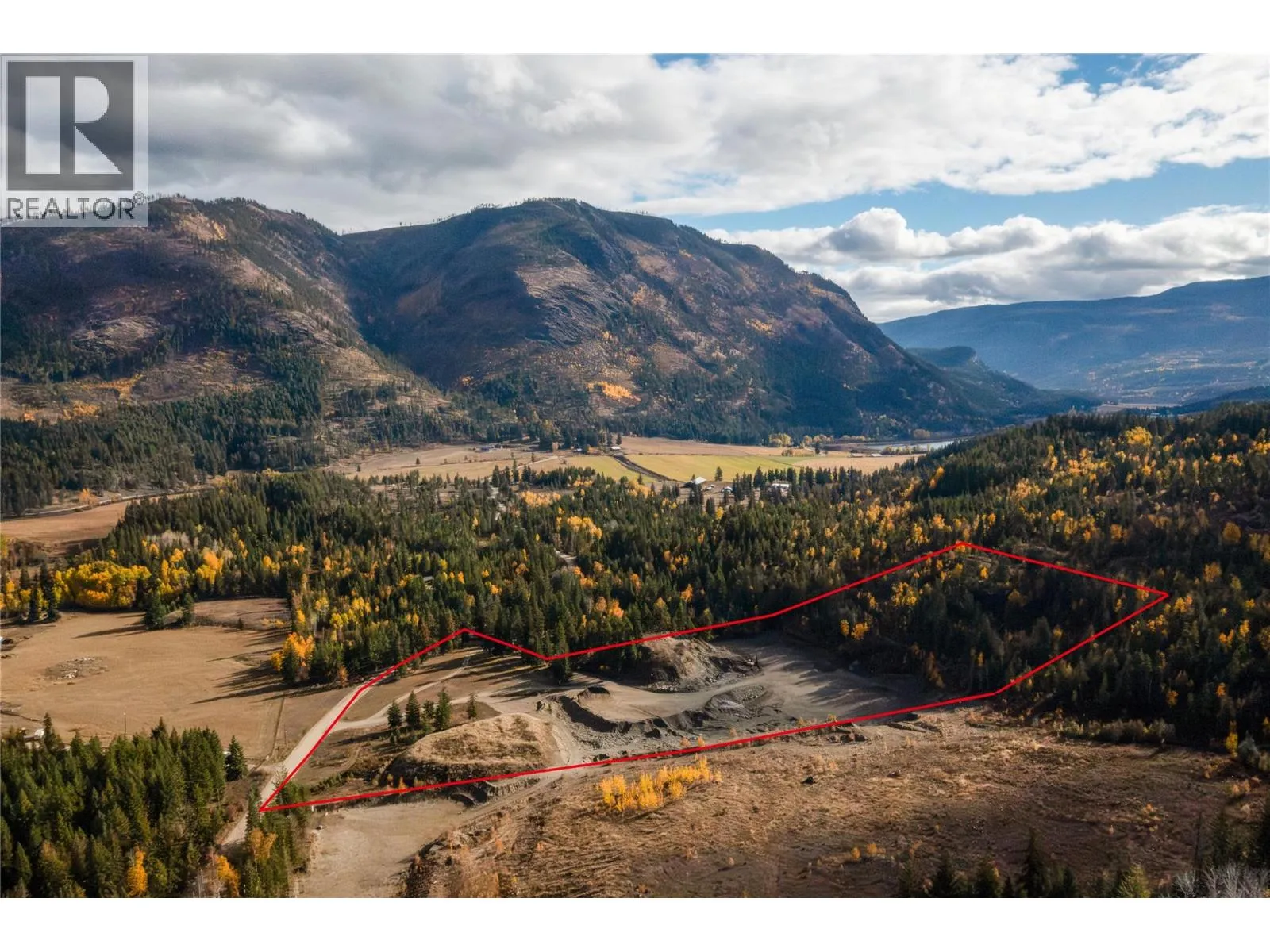 House for rent: 8336 Skimikin Road, Chase, British Columbia V0E 1M1