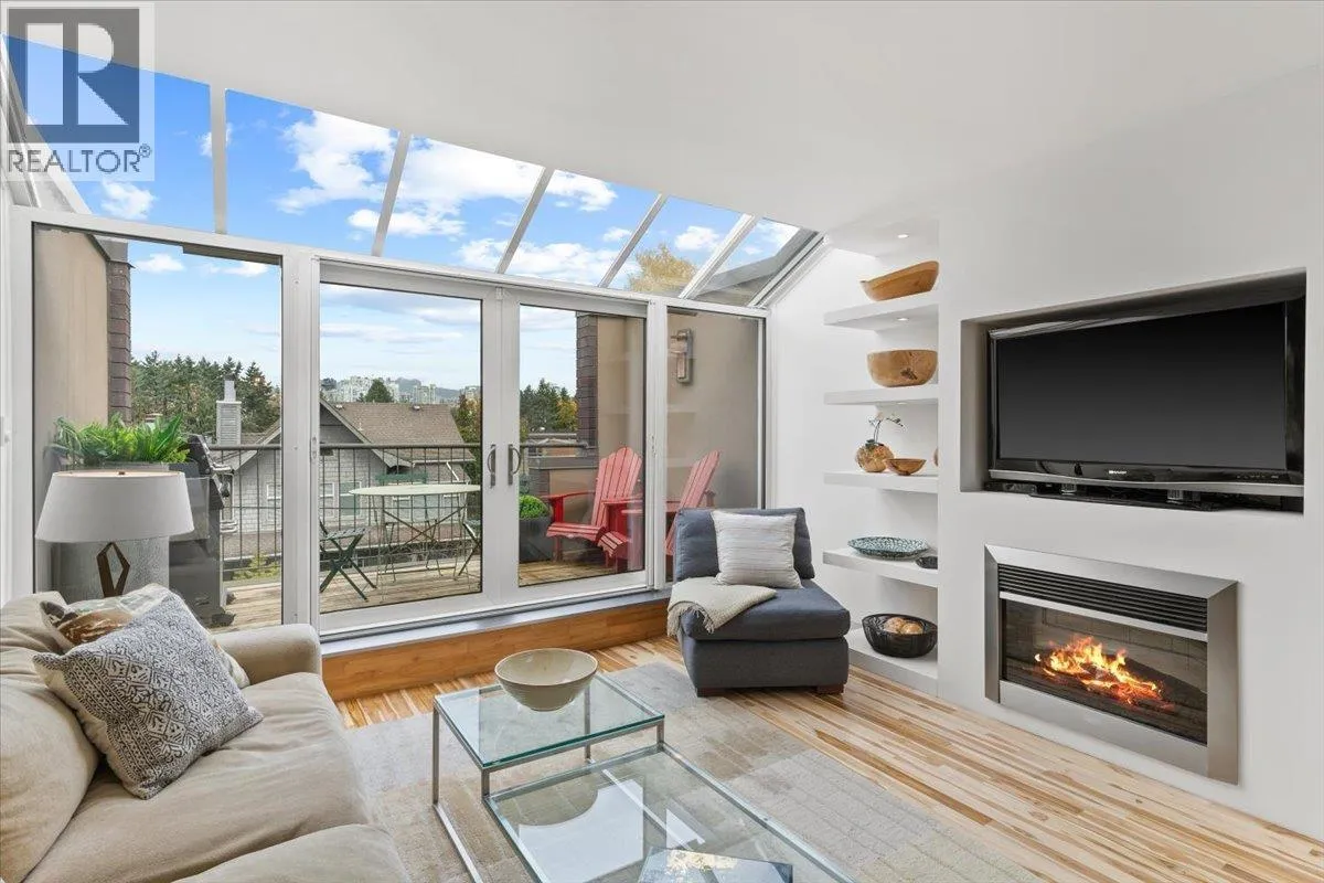 Row / Townhouse for rent: 834 W 7th Avenue, Vancouver, British Columbia V5Z 1C1