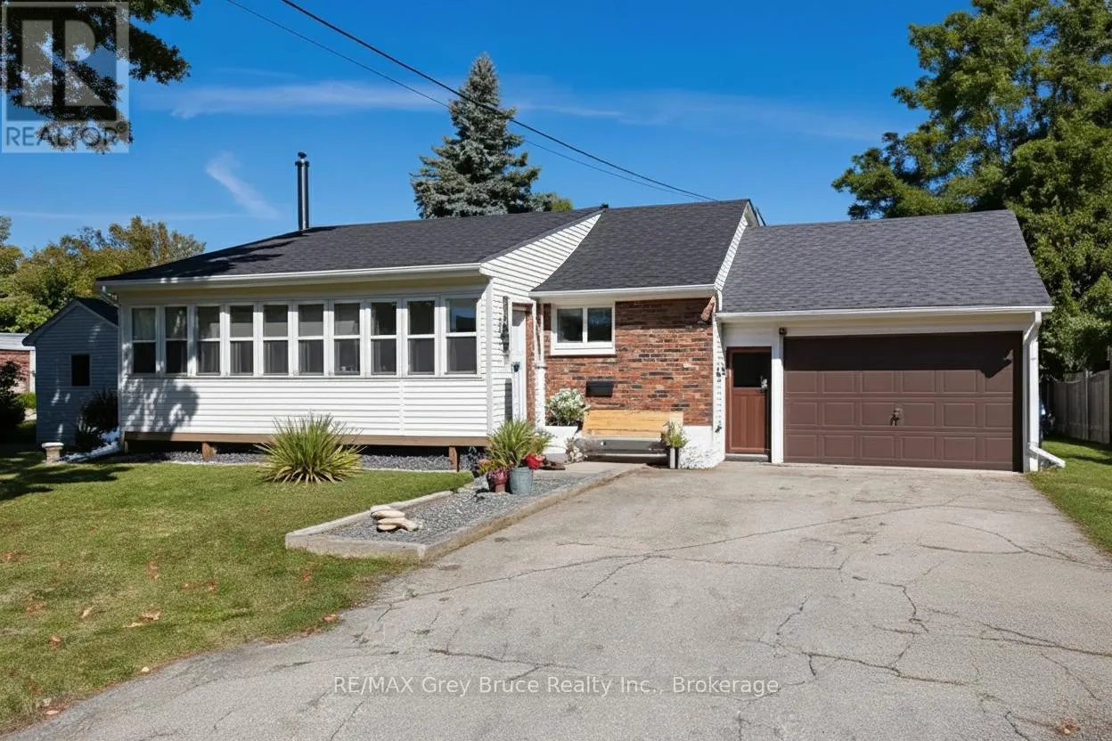 House for rent: 836 11th Street W, Owen Sound, Ontario N4K 3T3