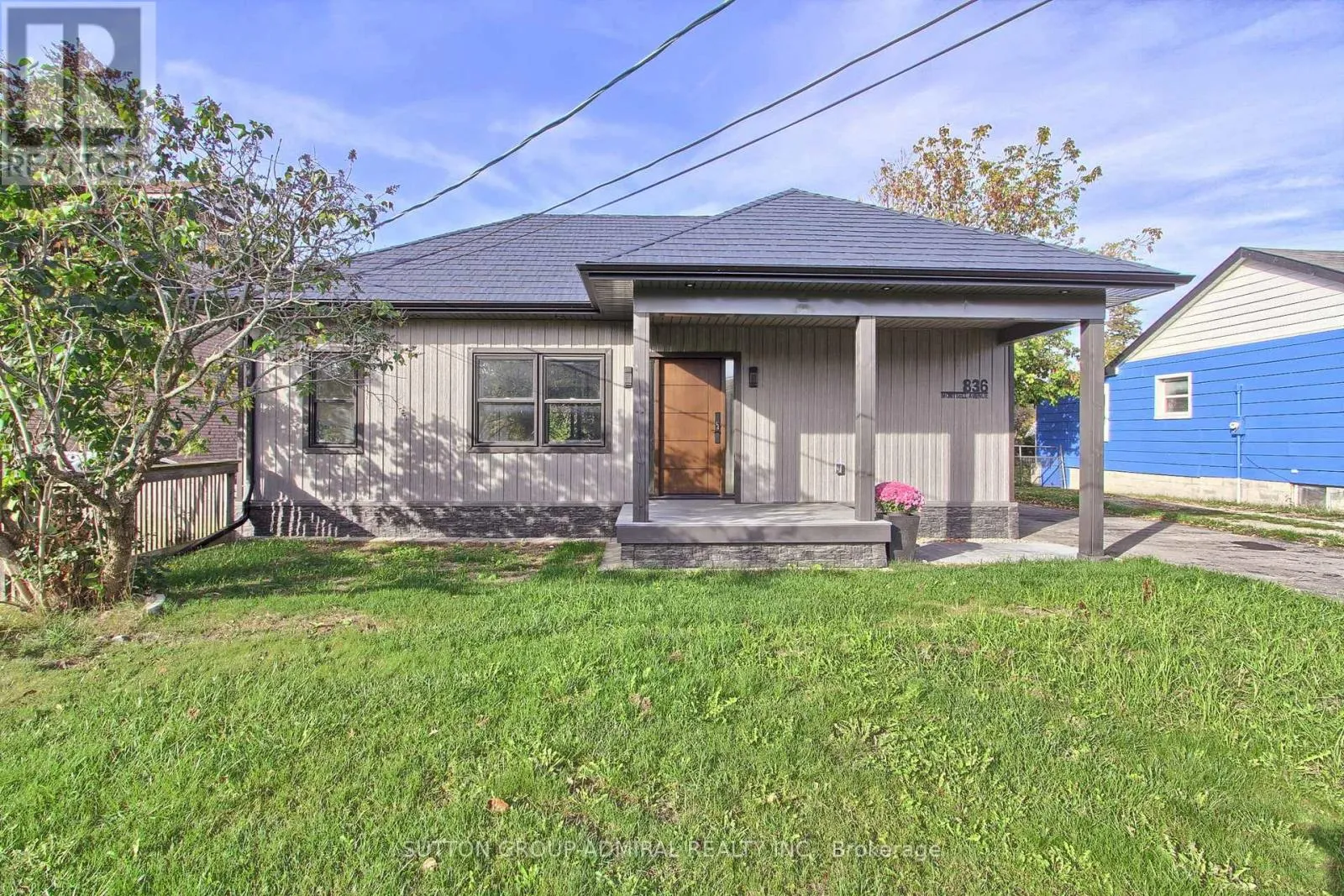 House for rent: 836 Montsell Avenue, Georgina, Ontario L0E 1S0