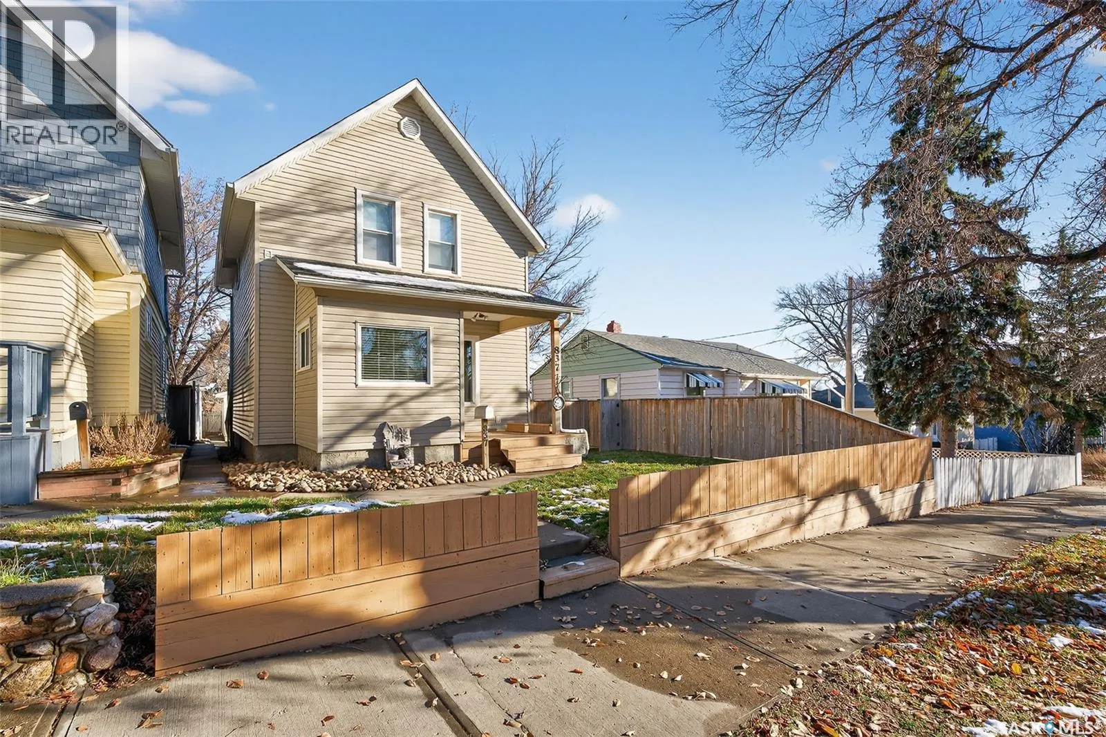 House for rent: 837 5th Avenue Nw, Moose Jaw, Saskatchewan S6H 3Y2