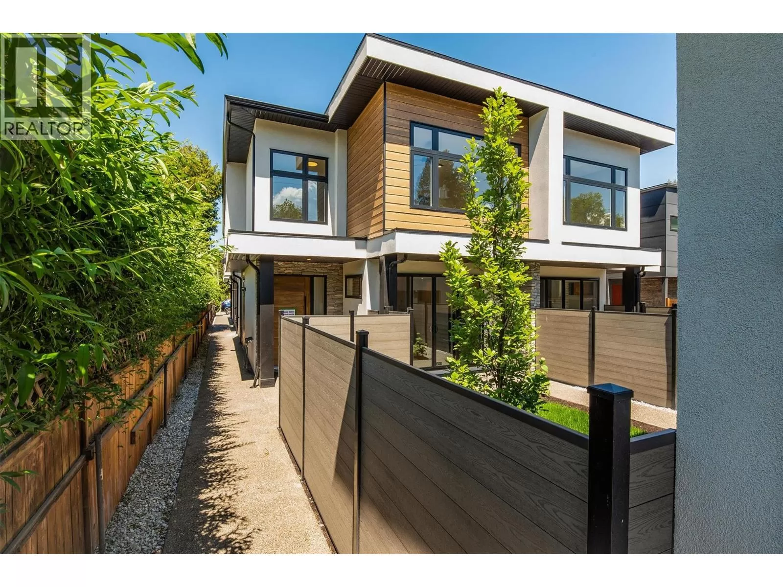 Fourplex for rent: 839 Lawson Avenue Unit# 3, Kelowna, British Columbia V1Y 6S9