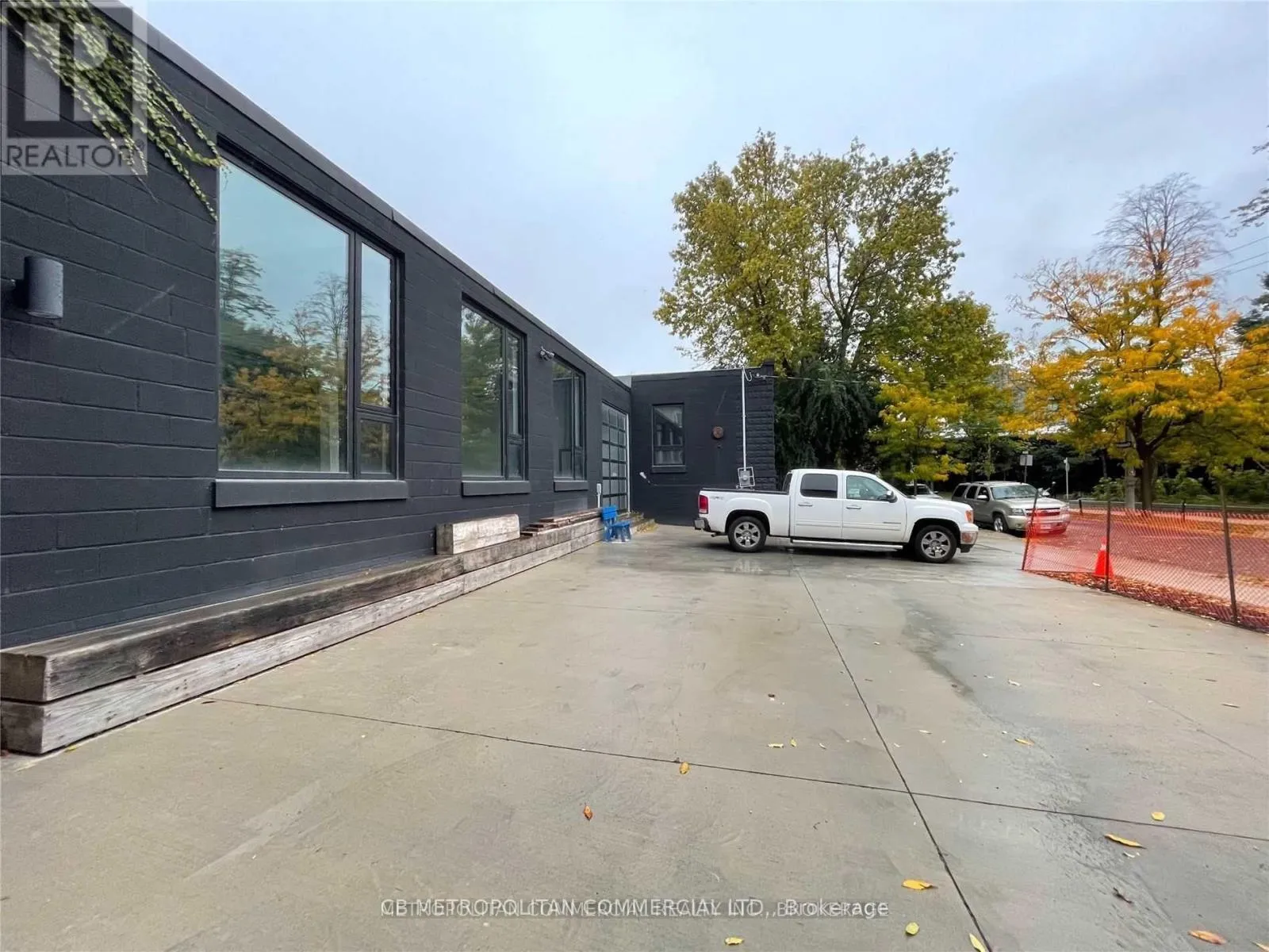 Offices for rent: 83-91b Walnut Avenue, Toronto, Ontario M5V 2S1