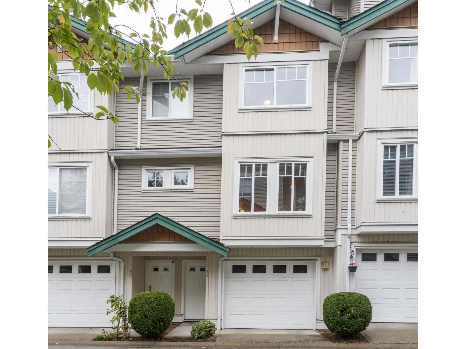 Row / Townhouse for rent: 84 12711 64 Avenue, Surrey, British Columbia V3W 1X1