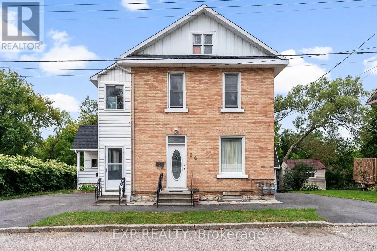 Duplex for rent: 84 Bank Street N, Renfrew, Ontario K7V 2E2