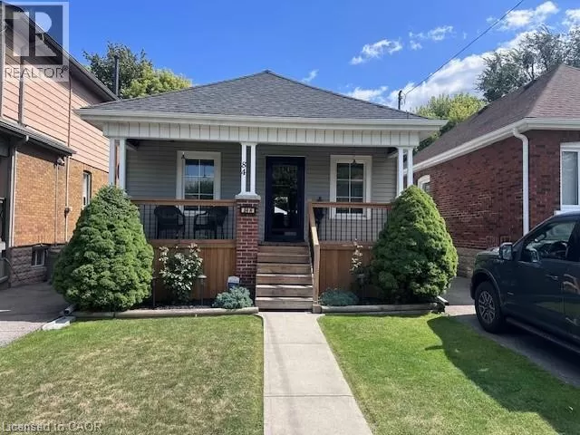 House for rent: 84 Barons Avenue N, Hamilton, Ontario L8H 5A4