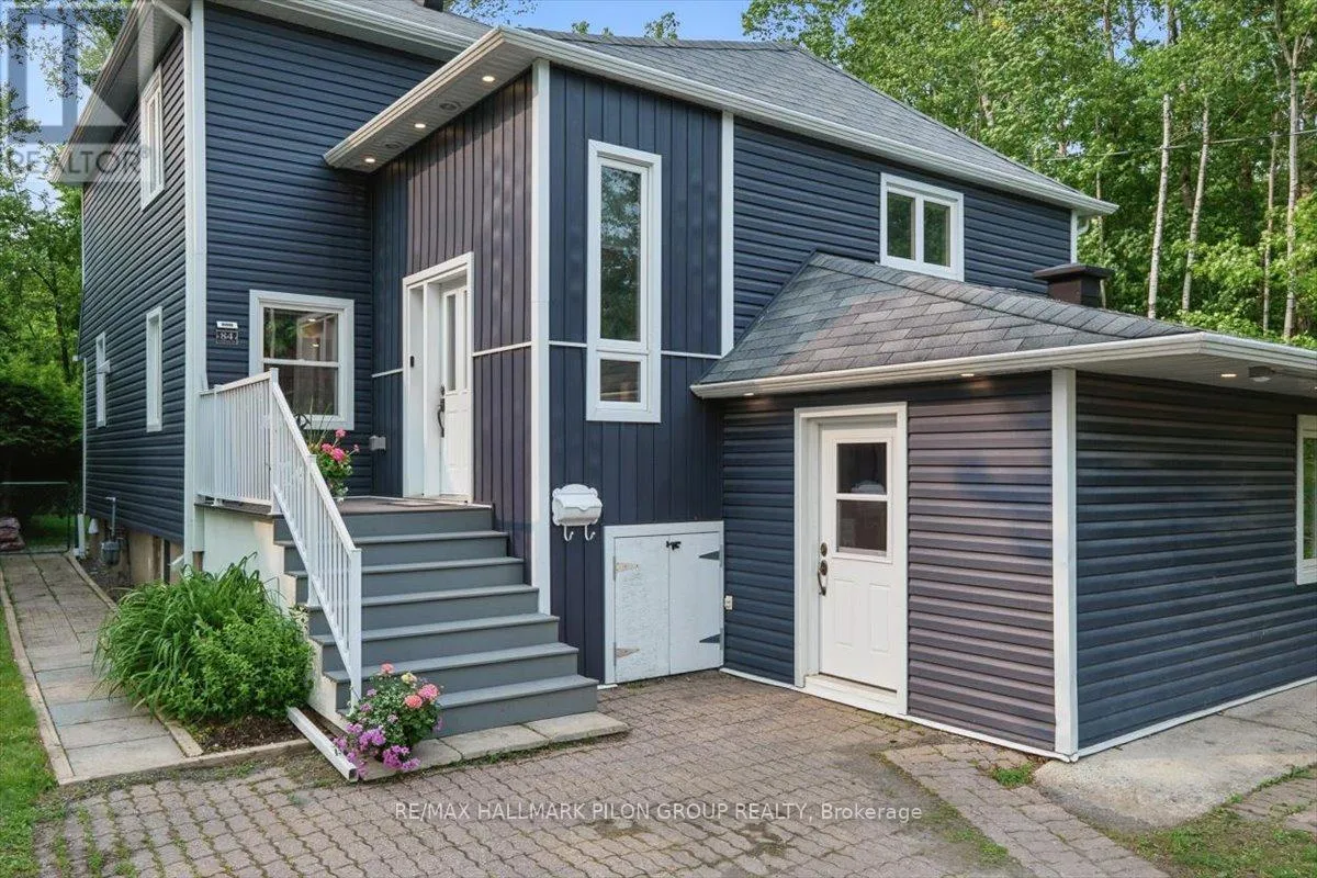 House for rent: 84 Eastpark Drive, Ottawa, Ontario K1B 4A4