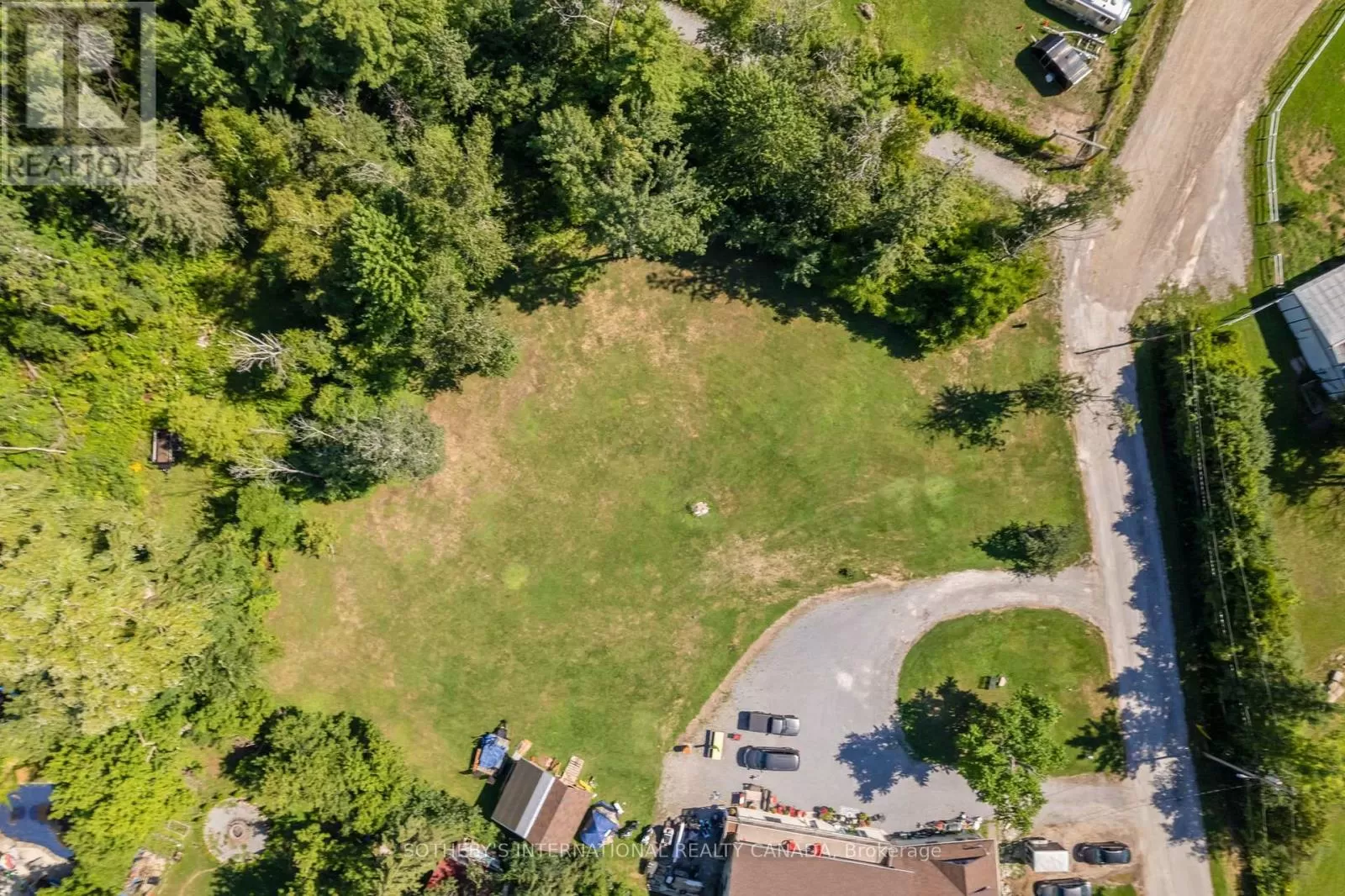 84 Market Street, Georgina, Ontario L0E 1R0