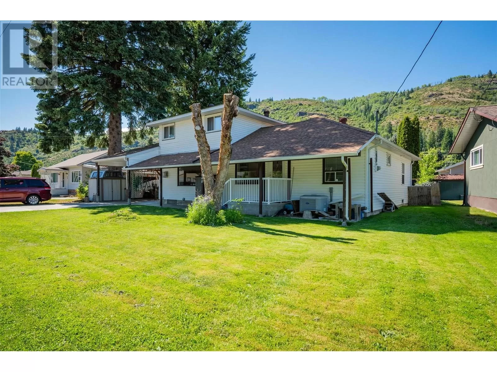 House for rent: 840 9th Avenue, Montrose, British Columbia V0G 1P0