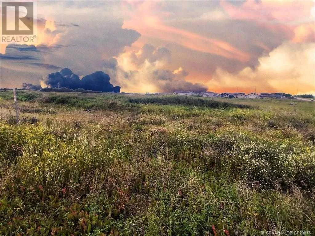 8401 92 Street, Grande Prairie, Alberta T8X 0C4