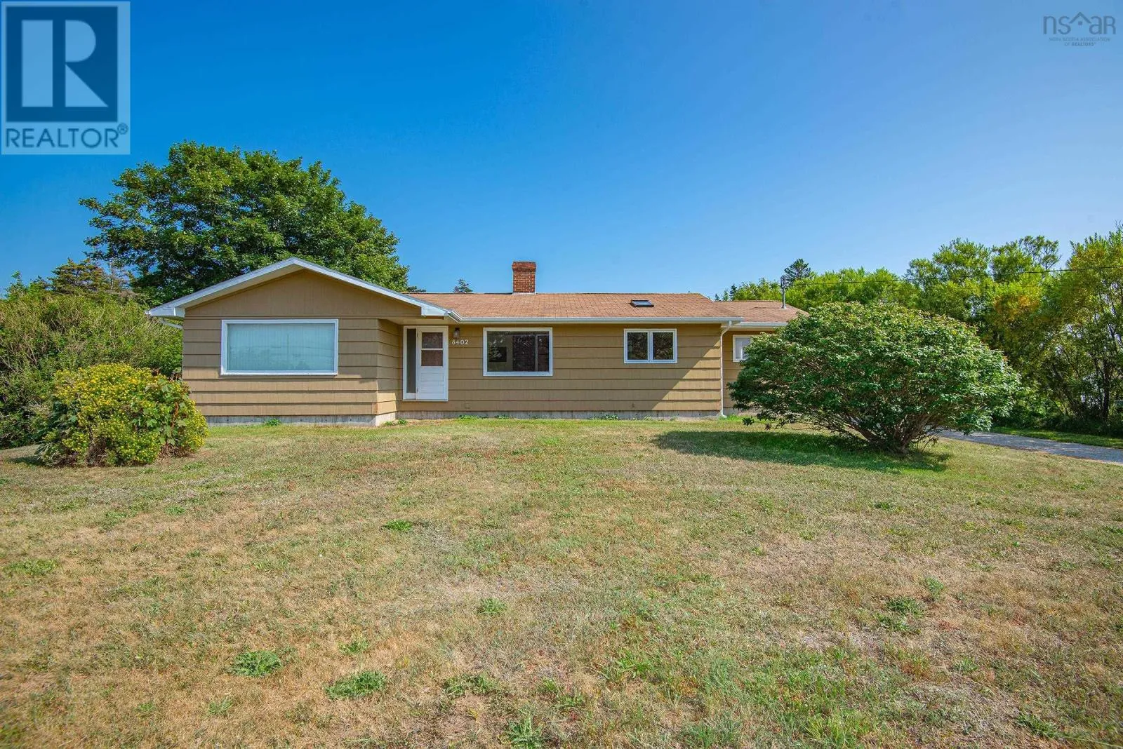 House for rent: 8402 Highway 1, Meteghan, Nova Scotia B0W 2J0