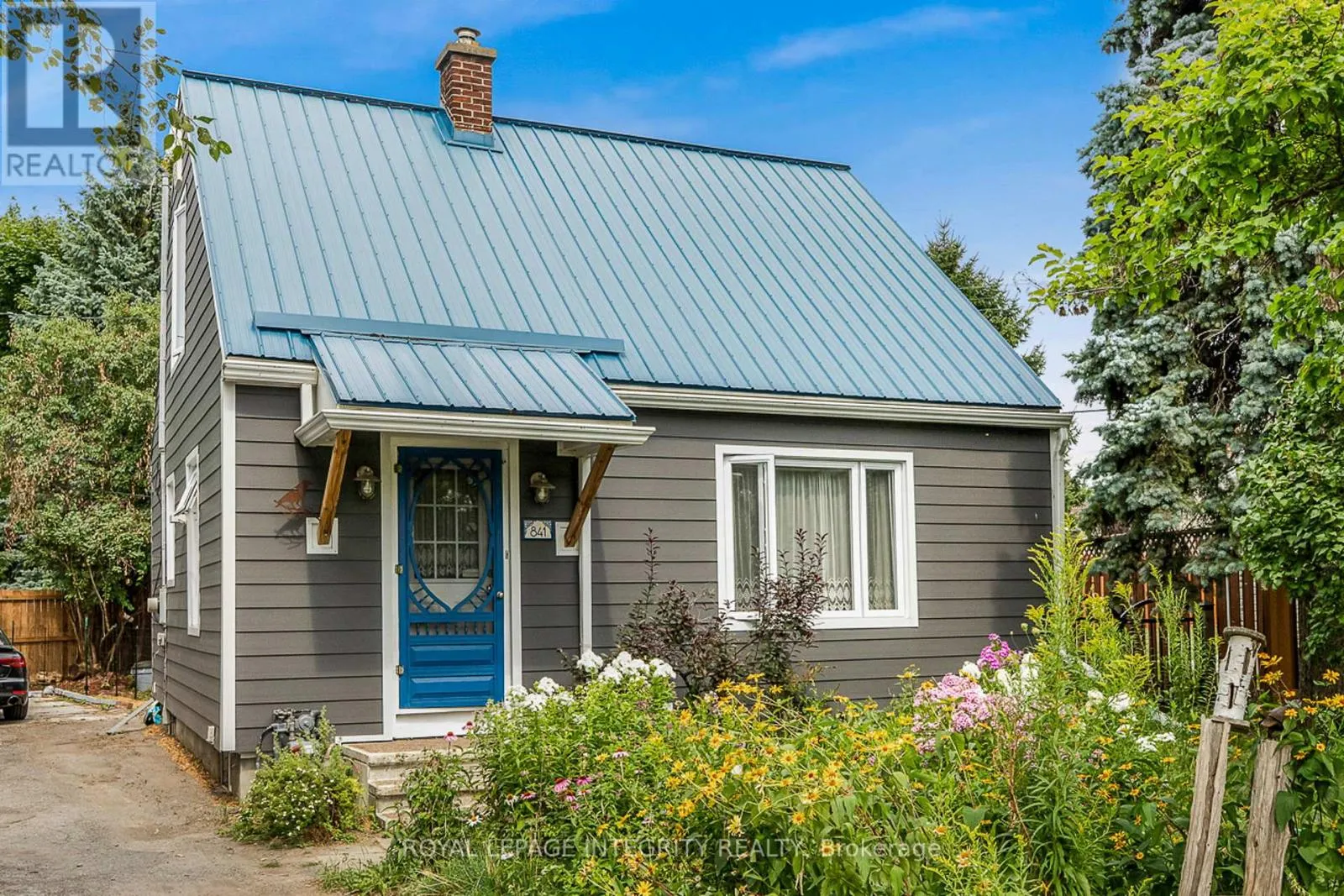 House for rent: 841 Merivale Road, Ottawa, Ontario K1Z 5Z7