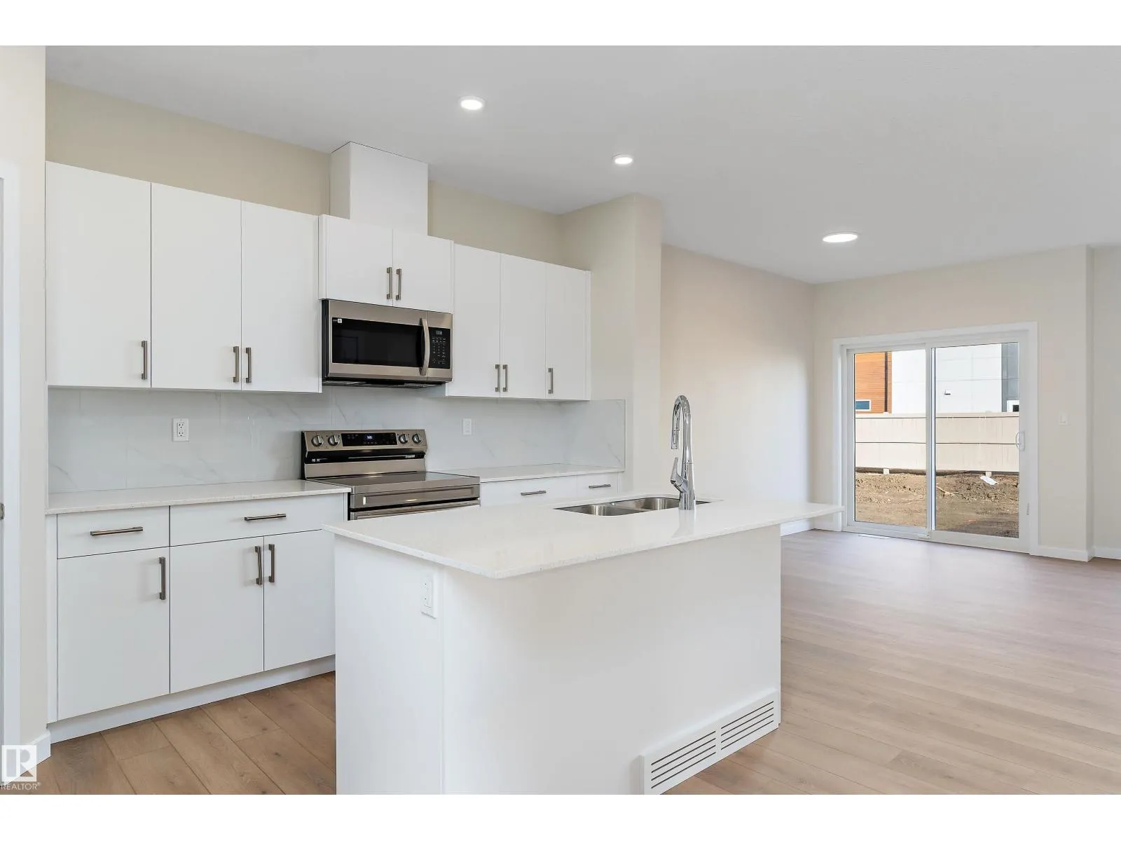 Duplex for rent: 841 Rowan Cl Sw, Edmonton, Alberta T6X 1A2