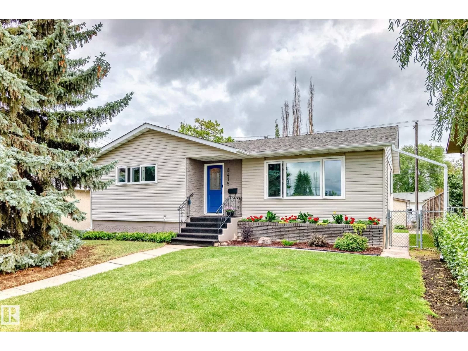 House for rent: 8415 72 St Nw, Edmonton, Alberta T6B 1Y3