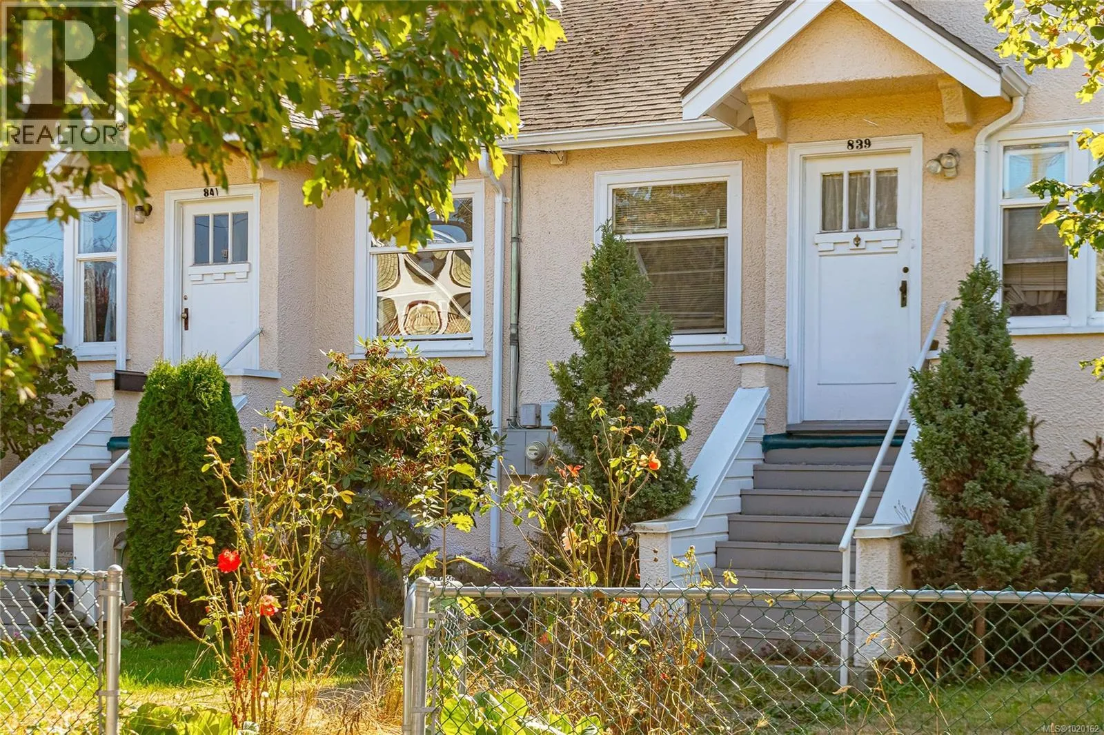 Duplex for rent: 841/839 Princess Ave, Victoria, British Columbia V8T 1K7