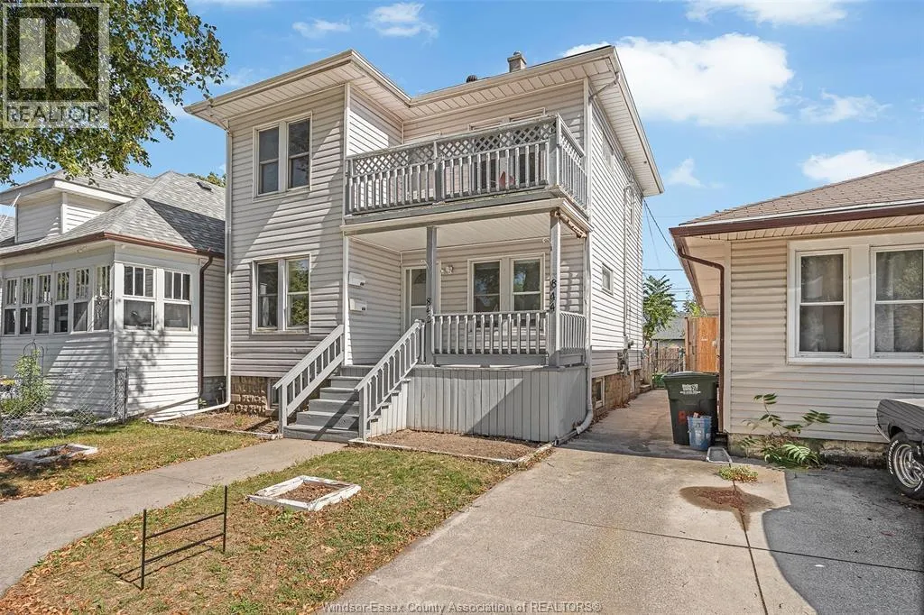 Duplex for rent: 842-844 Ellrose Avenue, Windsor, Ontario N8Y 3W7