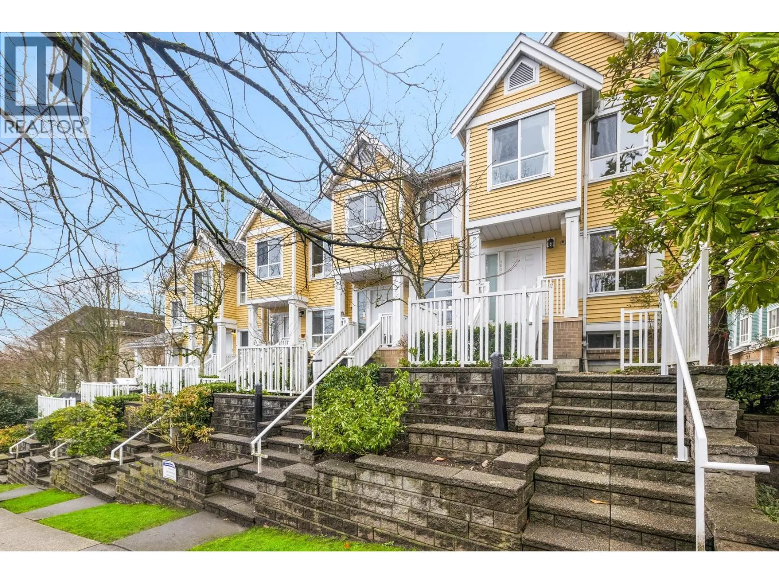 Row / Townhouse for rent: 8431 Jellicoe Street, Vancouver, British Columbia V5S 2J4