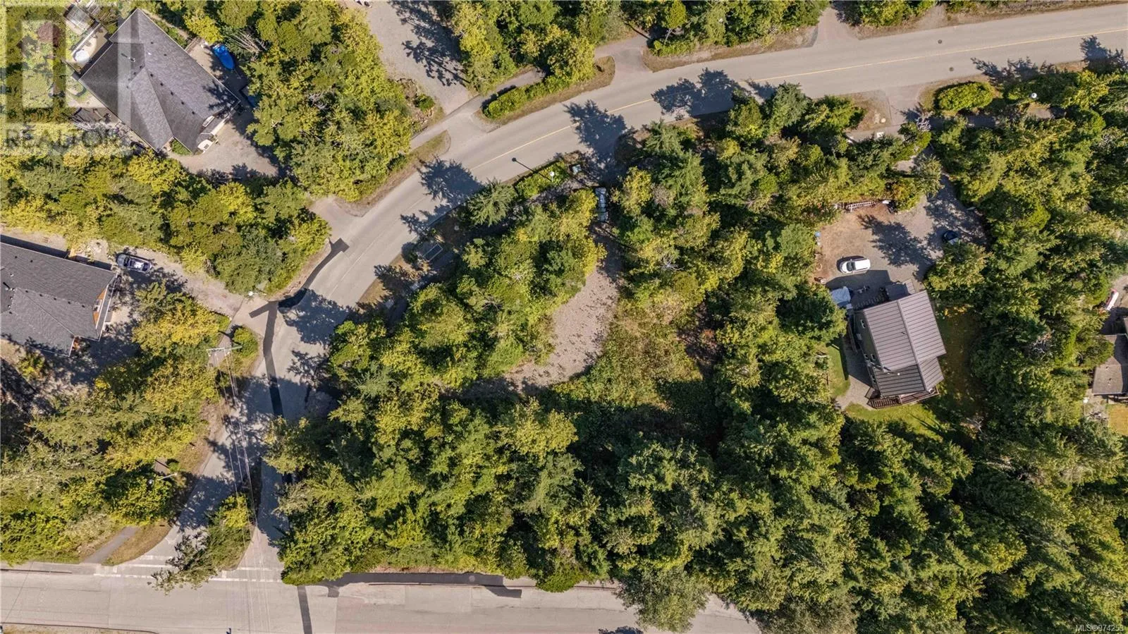 844 Rainforest Dr, Ucluelet, British Columbia V0R 3A0