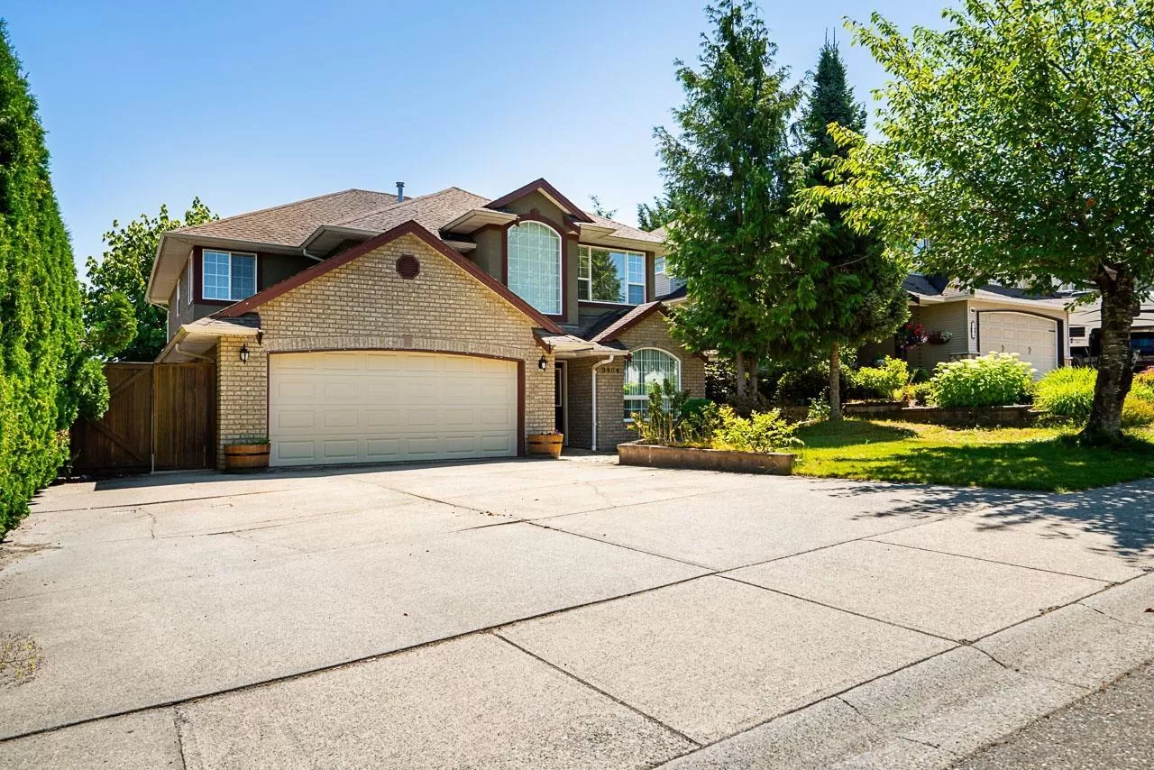 House for rent: 8464 Doerksen Drive, Mission, British Columbia V2V 7C4