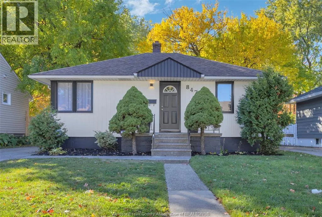 House for rent: 847 Francois Court, Windsor, Ontario N8Y 3W5