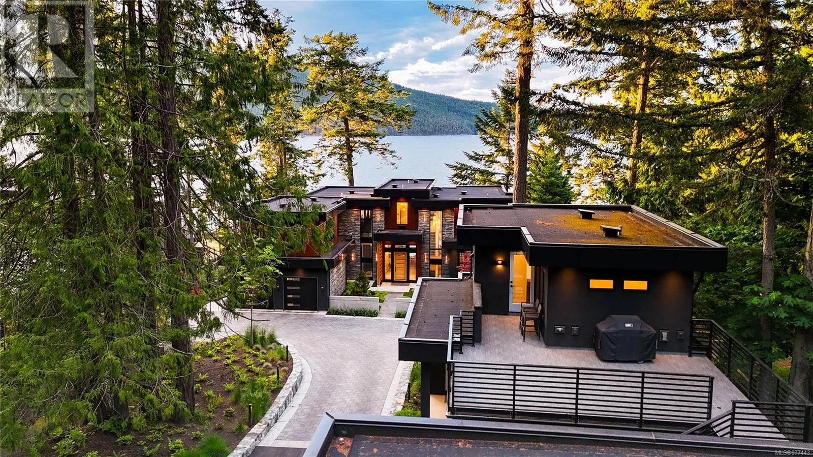 House for rent: 848 Lands End Rd, North Saanich, British Columbia V8L 5L3