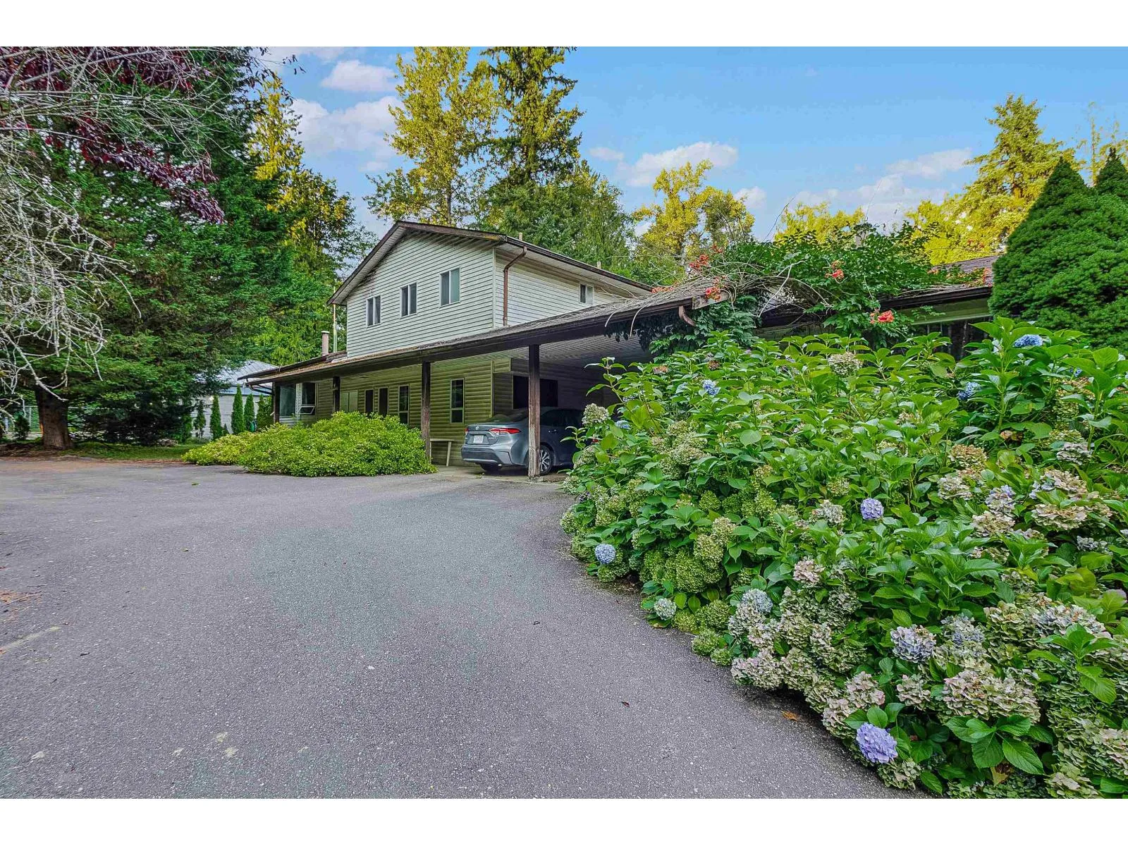 House for rent: 8484 196 Street, Langley, British Columbia V2Y 1Z4