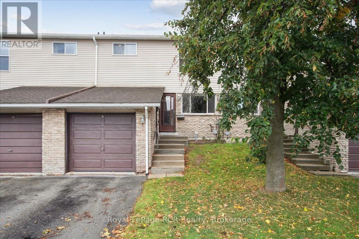 Row / Townhouse for rent: 85 - 85 Laurie Crescent, Owen Sound, Ontario N4K 6C3