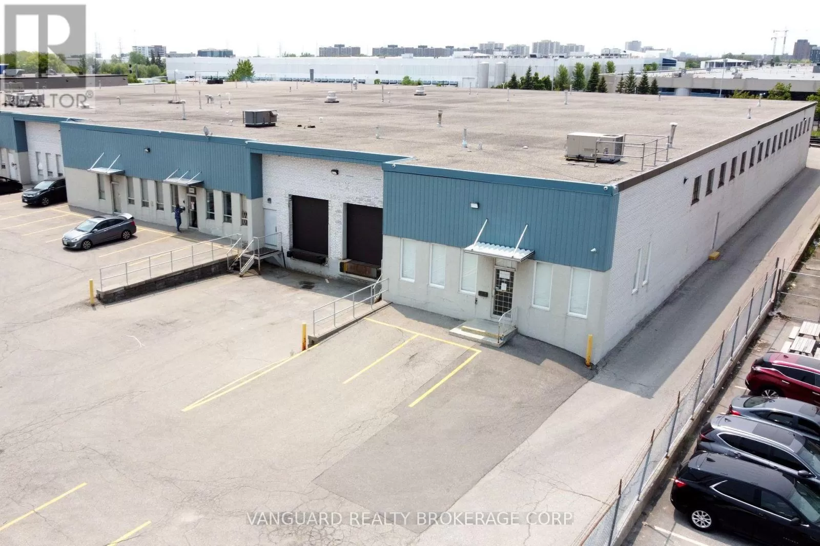 Multi-Tenant Industrial for rent: 850 Flint Road, Toronto, Ontario M3J 2J5