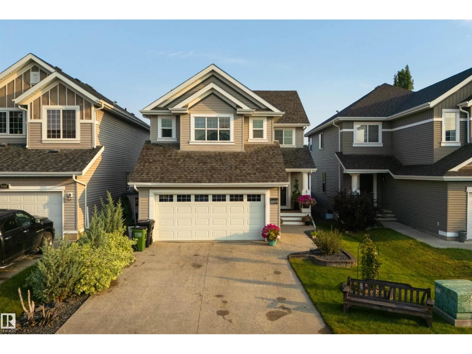 House for rent: 8504 16a Av Sw, Edmonton, Alberta T6X 0H9